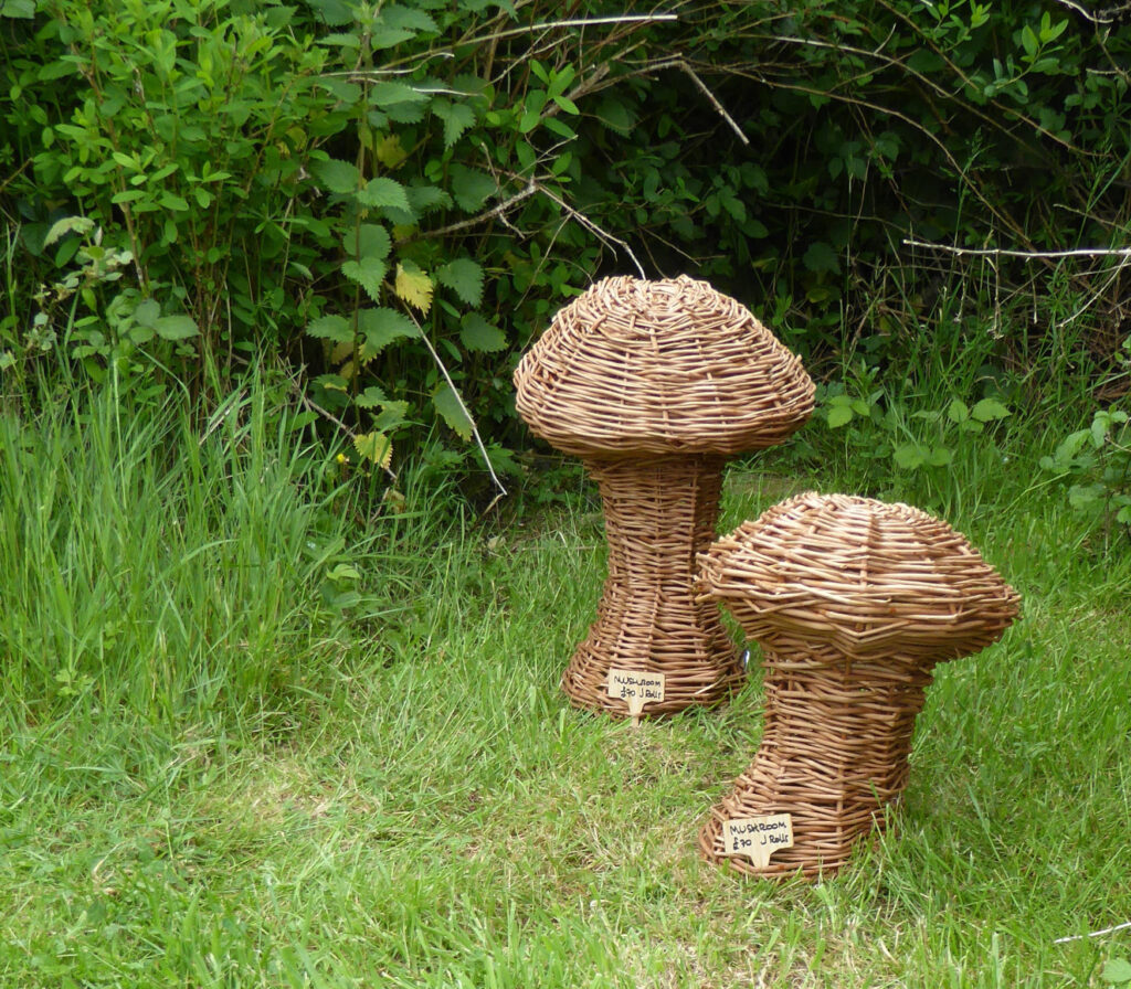 willow mushroom sculptures